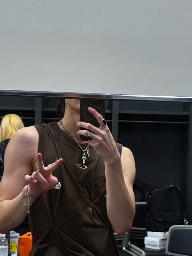 ihanfm's tweet image. KIM LEEHAN WHATS YOUR ISSUE???