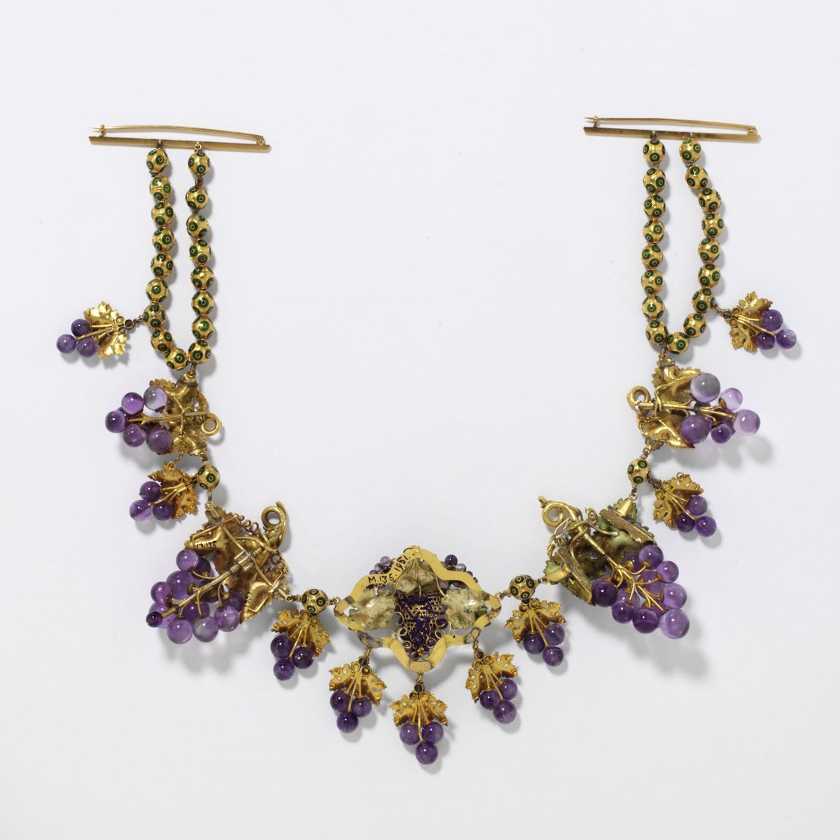 wikivictorian's tweet image. Necklace in the form of vines, enamelled gold mounted with amethysts, 1840-50. France. Victoria &amp;amp; Albert Museum.