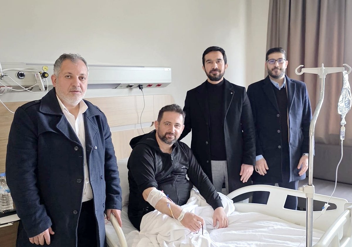 Geçirmiş olduğu rahatsızlık sonrası tedavisi devam eden Kalbi Selim Derneği'nin değerli Başkanı Sayın Osman İpekçioğulları'nı ziyaret ederek geçmiş olsun dileklerimizi ilettik.

Kendisine acil şifalar, hayırlı ve sağlıklı bir ömür diliyorum.