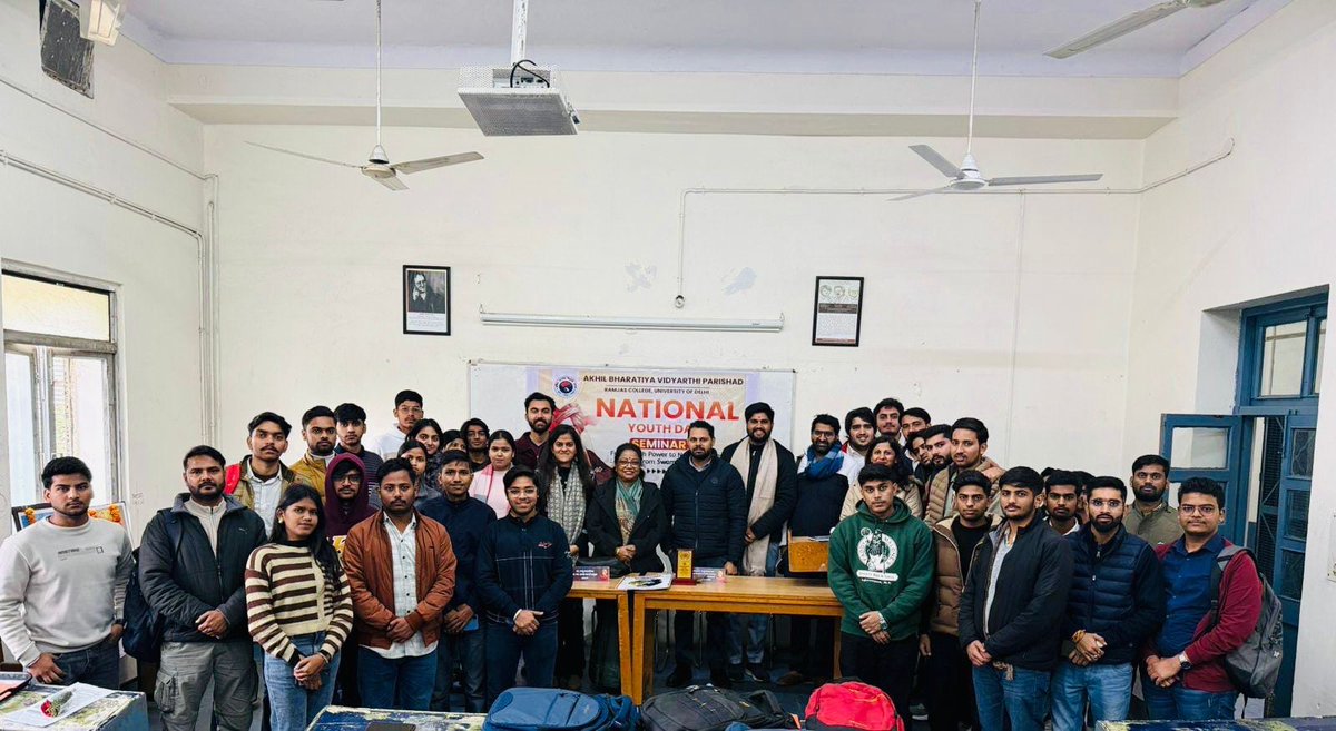 ABVPDelhi's tweet photo. आज राष्ट्रीय युवा दिवस के अवसर पर उत्तरी विभाग की रामजस महाविद्यालय इकाई द्वारा स्वामी विवेकानंद जयंती के उपलक्ष्य में एक संगोष्ठी का आयोजन किया गया। कार्यक्रम में मुख्य अतिथि के रूप में प्रा. मनु कटारिया (अखिल भारतीय छात्रा कार्य प्रमुख) एवं श्री प्रद्युम्न रघुवंशी जी (उत्तरी विभाग संगठन मंत्री, दिल्ली) का प्रवास रहा।

#NationalYouthDay
