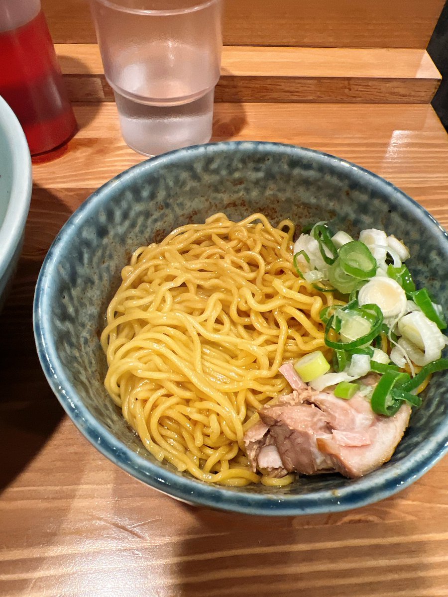 金曜日
食べ盛りわんぱくセット！大盛り和え玉生卵
和え玉に生卵と酢とラー油でさらに向こうのプルスウルトラの景色を見てしまった🙄
