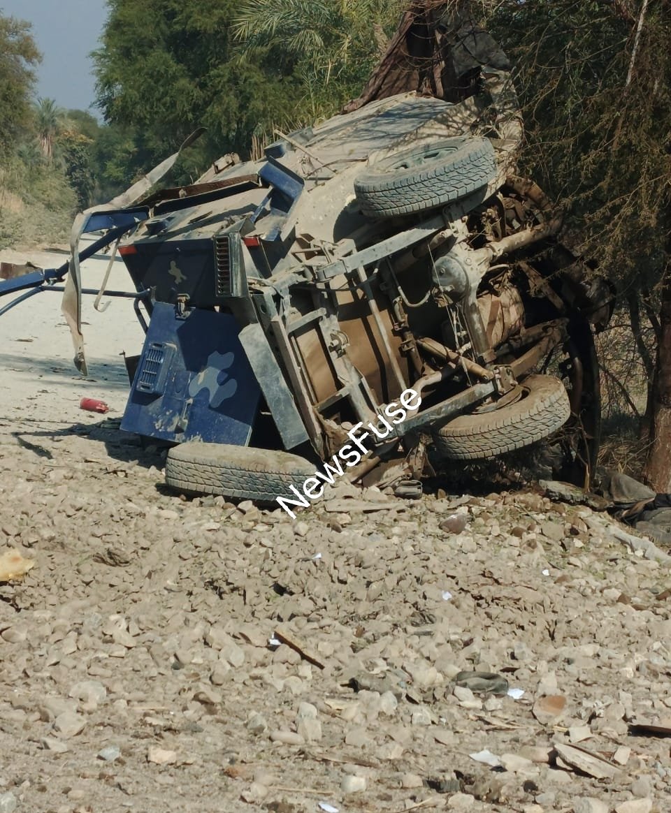خیبرپختونخوا پولیس اس وقت دہشت گردی کے خلاف فرنٹ لائن پر ہے لیکن سوال یہ ہے کہ بکتر بند گاڑی جس کی خصوصیات ہی دھماکے سے محفوظ رکھنا ہے اس بکتر بند میں 6 اہلکار کیسے شہید ہوئے ؟ بکتر بند گاڑی معیار کے مطابق نہیں تھی؟ جواب کون دیگا؟
<a href="/KP_Police1/">KP Police</a>