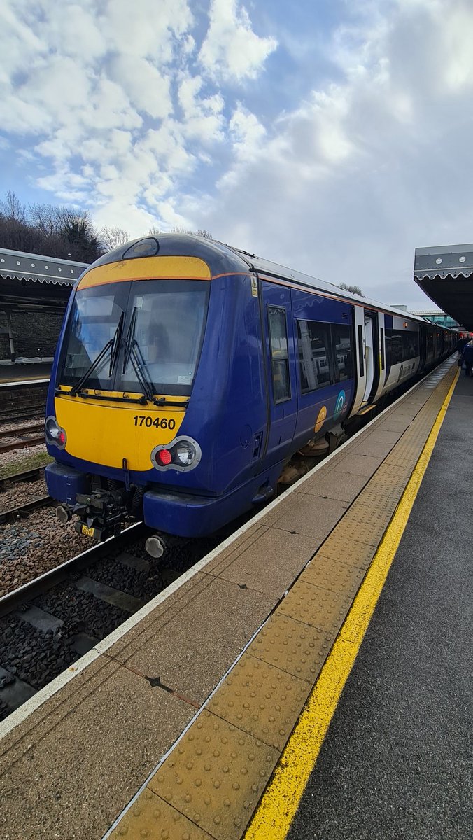 Shaun__92's tweet image. Northern Trains 170460 forming 1W45 1257 Sheffield to Scarborough #northerntrains #northern #class170 #turbostar #class170turbostar #dmu #sheffield #meadowhall #doncaster #goole #hull #bridlington #scarborough #viagoole #viahull #monday #12th #january #2026 @northernassist