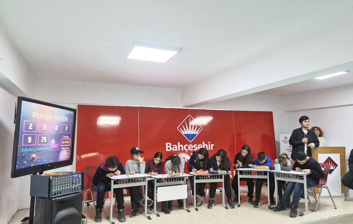 bahcesehirsinop's tweet photo. Dönem sonu faaliyet haftası kapsamında düzenlediğimiz "Bir Kelime Bir İşlem" etkinliğinde 5, 6, 7 ve 8. sınıf öğrencilerimiz sınıflarını büyük bir heyecanla temsil ettiler. @bahcesehir_k12 @brsmert @Tohumat https://t.co/xxFsCqadsq