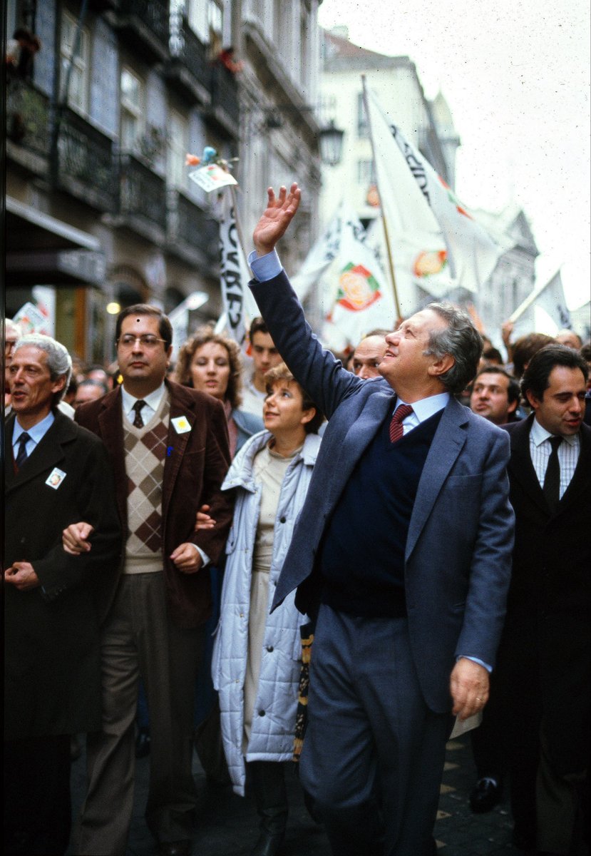 “O Arquivo em campanha: Mário Soares e as presidenciais de 1986”.
Revisitamos a campanha através de fotografias e documentos do Arquivo Mário Soares, seguindo de perto a candidatura de Mário Soares à Presidência da República.