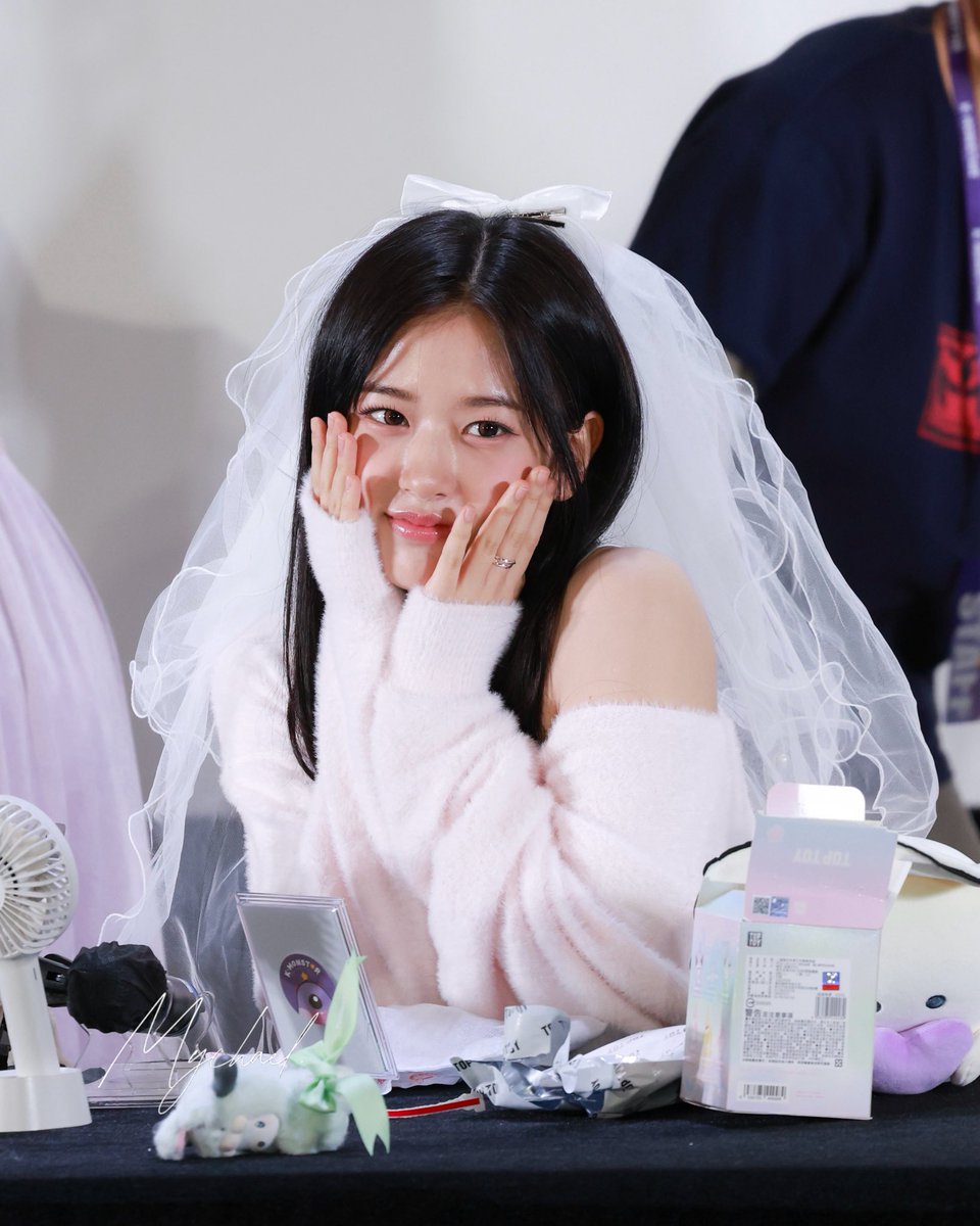 mychael7235's tweet image. 260111 IVE TPE FANSIGN

whos getting married💍

#IVE #아이브
#ANYUJIN #안유진