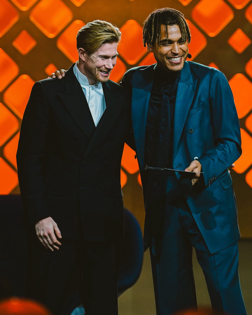 KevinDeBruyne's tweet image. What a night! Very honoured to be inducted into the Belgian Hall of Fame. ⭐️