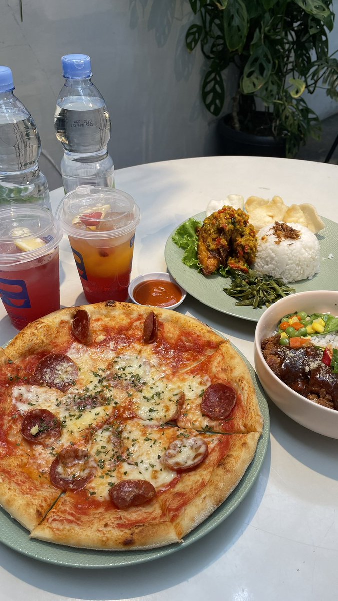 G4brielaa tweet media