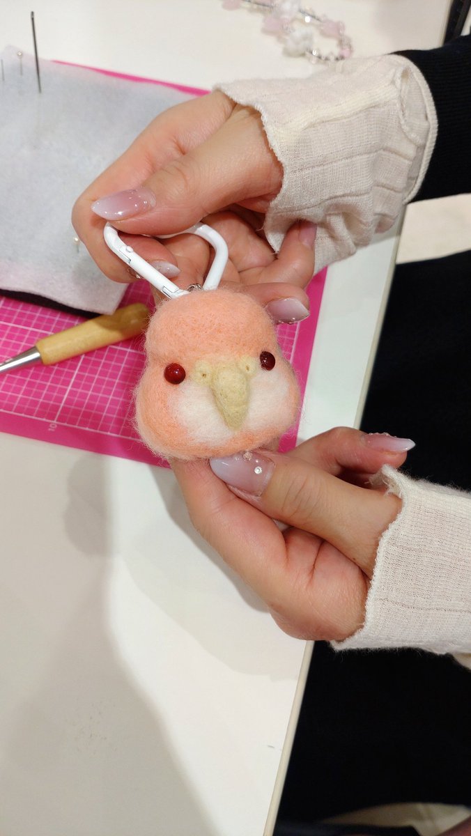 『#あっちこっち小鳥展』無事に終了しました〜🐦
ご来場くださったお客様、主催者様、博多阪急のスタッフの皆様、そして素敵な時間をご一緒した作家の皆様へ心より感謝いたします🙏
本当にありがとうございました✨

ワークショップも楽しんでいただけて良かったです😆💕次回もよろしくお願いします！