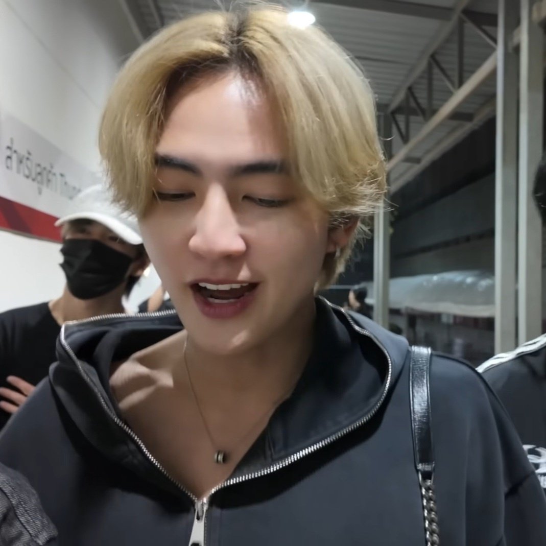 mayyycass's tweet image. สวยมากก แล้วเสื้อคือเดินไปโชว์ไหปลาร้าไป 😆

#HEARTchuthiwat