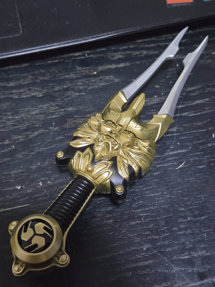 CSM変身音叉音角、CSMにふさわしく劇中に近いサイズ、塗装でついつい何