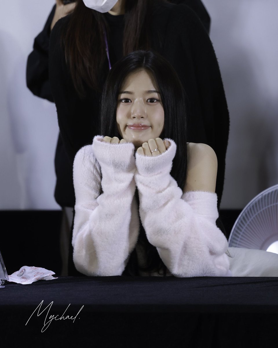 mychael7235's tweet image. 260111 IVE TPE FANSIGN

👁️👄👁️

#IVE #아이브
#ANYUJIN #안유진