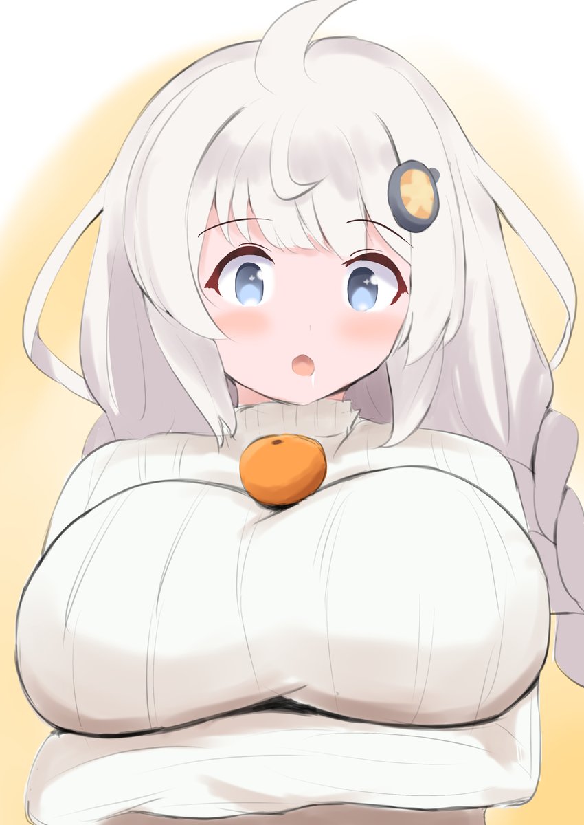 I_lovf00's tweet image. かがみもちあかりちゃん
イタズラで立派な餅の上にミカン置かれてるのにミカン食べることしか考えてない