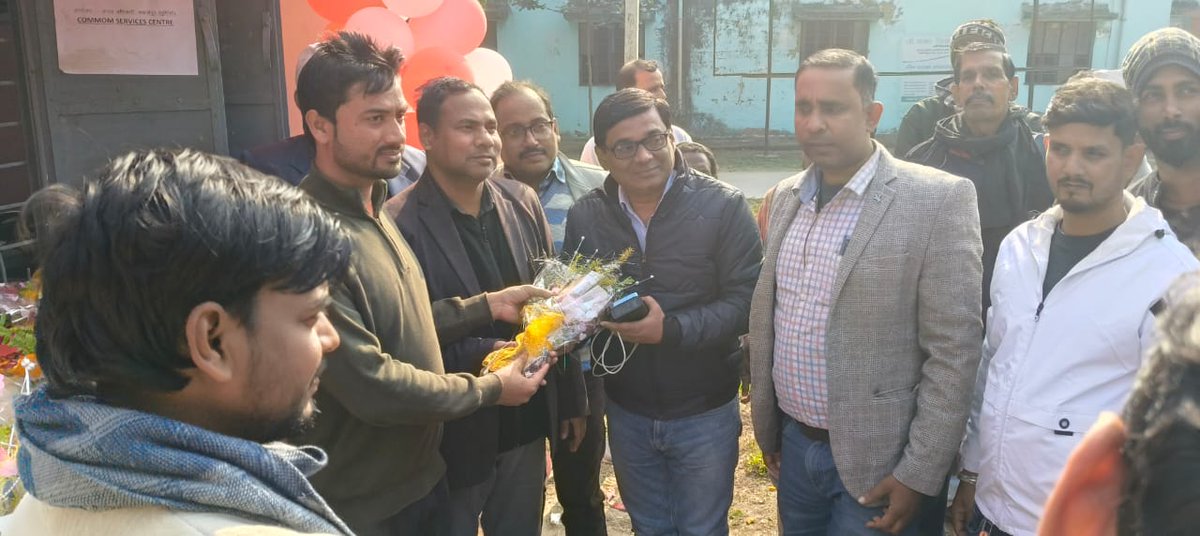 12 जनवरी2026 को प्रखंड विकास पदाधिकारी भवानीपुर द्वारा सोमवार को प्रखंड परिसर भवानीपुर में राजस्व भूमि सुधार विभाग तथा जिला पदाधिकारी श्री अंशुल कुमार भा०प्र०से० के दिशा निर्देश के आलोक में अंचल कार्यालय में कार्य की गति देने के लिए CSC  केंद्र का उद्घाटन किया गया।।