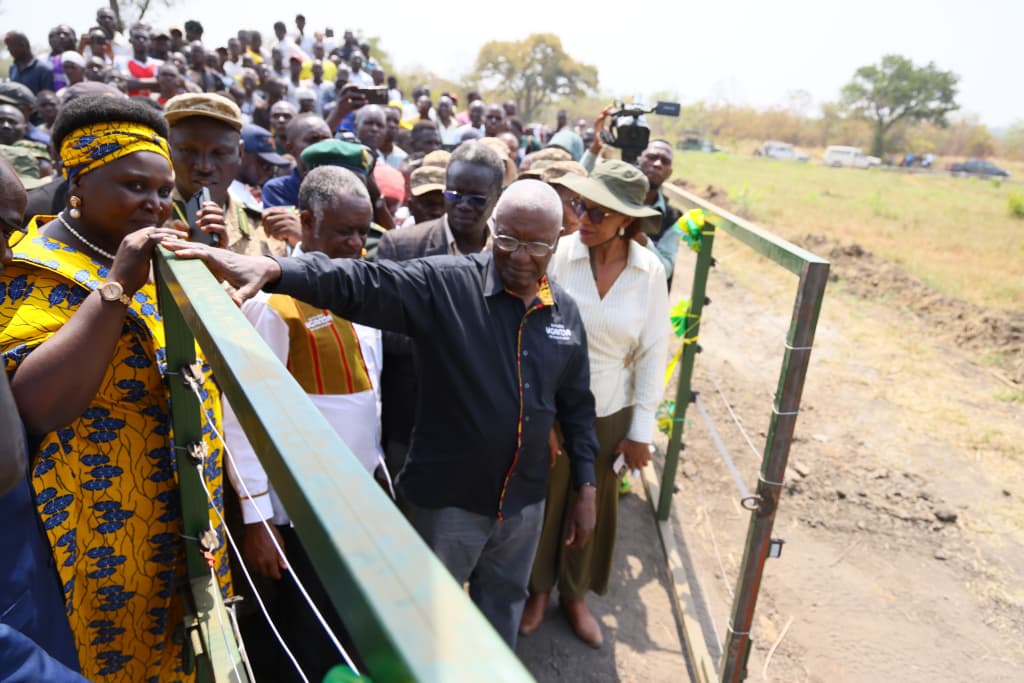 MTWAUganda's tweet image. Ajai Wildlife Reserve has been officially unveiled by Tourism Minister Hon.Tom R.Butime after the successful translocation of Rhinos. Come visit Ajai and @ExploreUganda. @GovUganda @mugarra @UKinUganda @ugwildlife