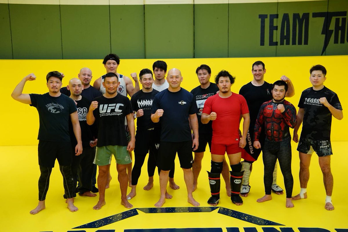 みんなでTEAM THUNDERでプロ練習🔥
並行して、プレオープンに向けて急ピッチで動いています🏃‍♂️

現在たくさんの方々からお問い合わせいただいており、ありがとうございます。