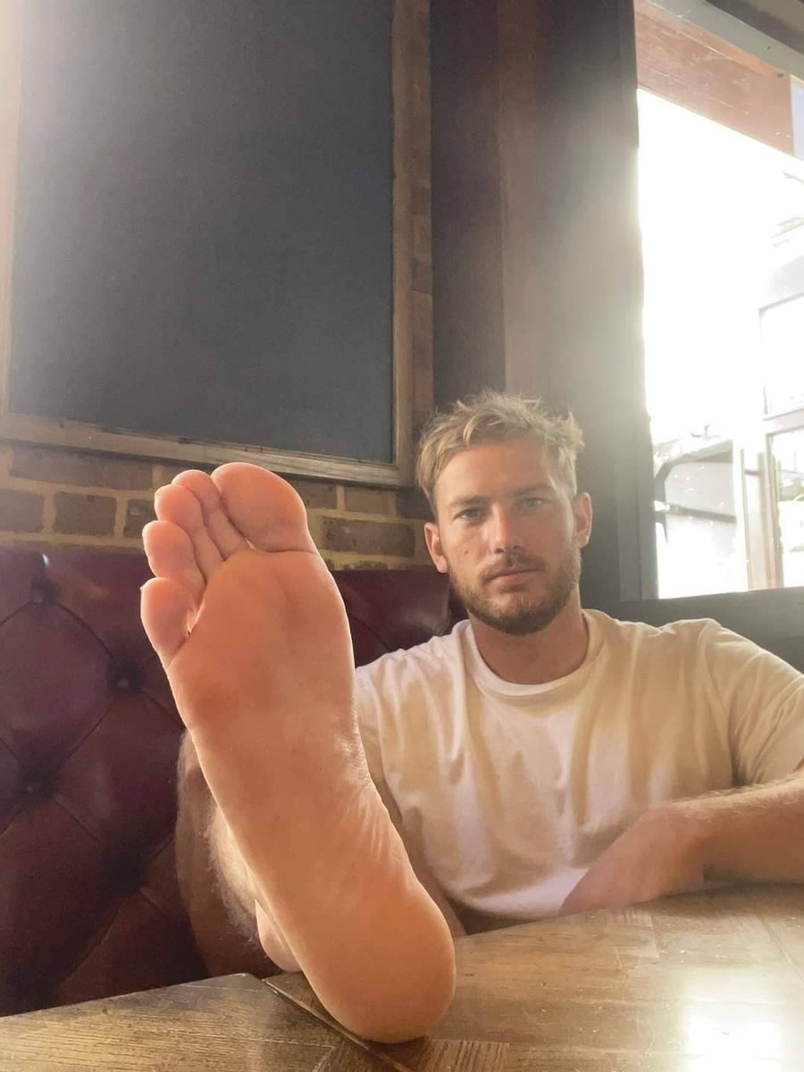 ManlyFeetClub's tweet photo. https://t.co/oVzv1jna22