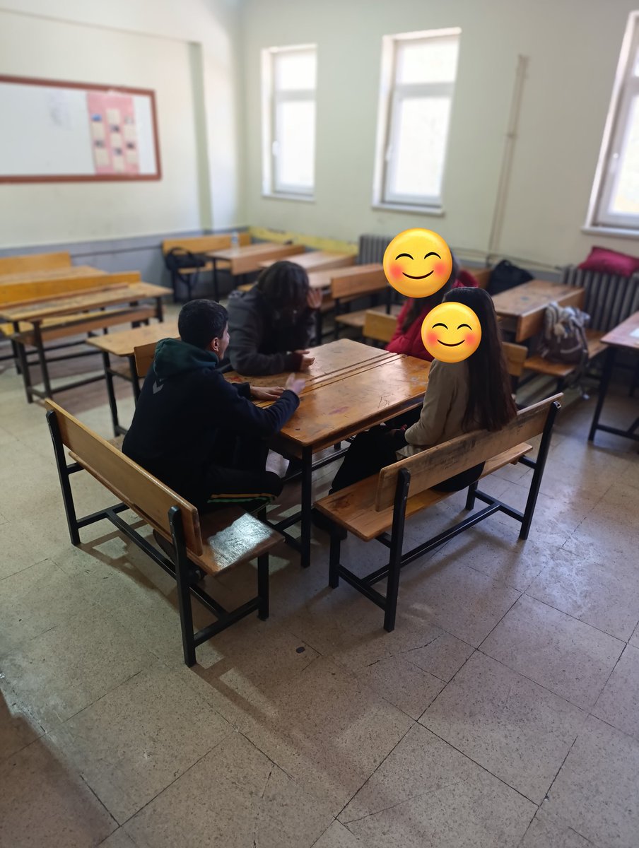 Bir zamanlar zaimin bahçesinde vampir köylü oynardık...
Şimdi öğrencilerimle oynamak nasip oldu🤍