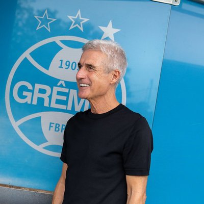 GremioIM's tweet image. 🚨URGENTE🚨

Luis Castro ordena e Gabriel MEC passará a ser chamado de Gabriel Ministério da Educação.
