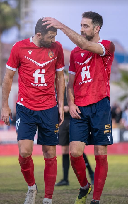 3º RFEF - J17

El ``duo saca puntos´´ - Arturo (8 goles y 2º en la lista de artilleros) + David Valdeolivas (asistente y también goleador)

Sin duda 2 de los mejores refuerzos de un <a href="/MazarronFC/">Mazarrón Fútbol Club</a> que no renuncia a nada en esta 2º vuelta recta de campeonato.