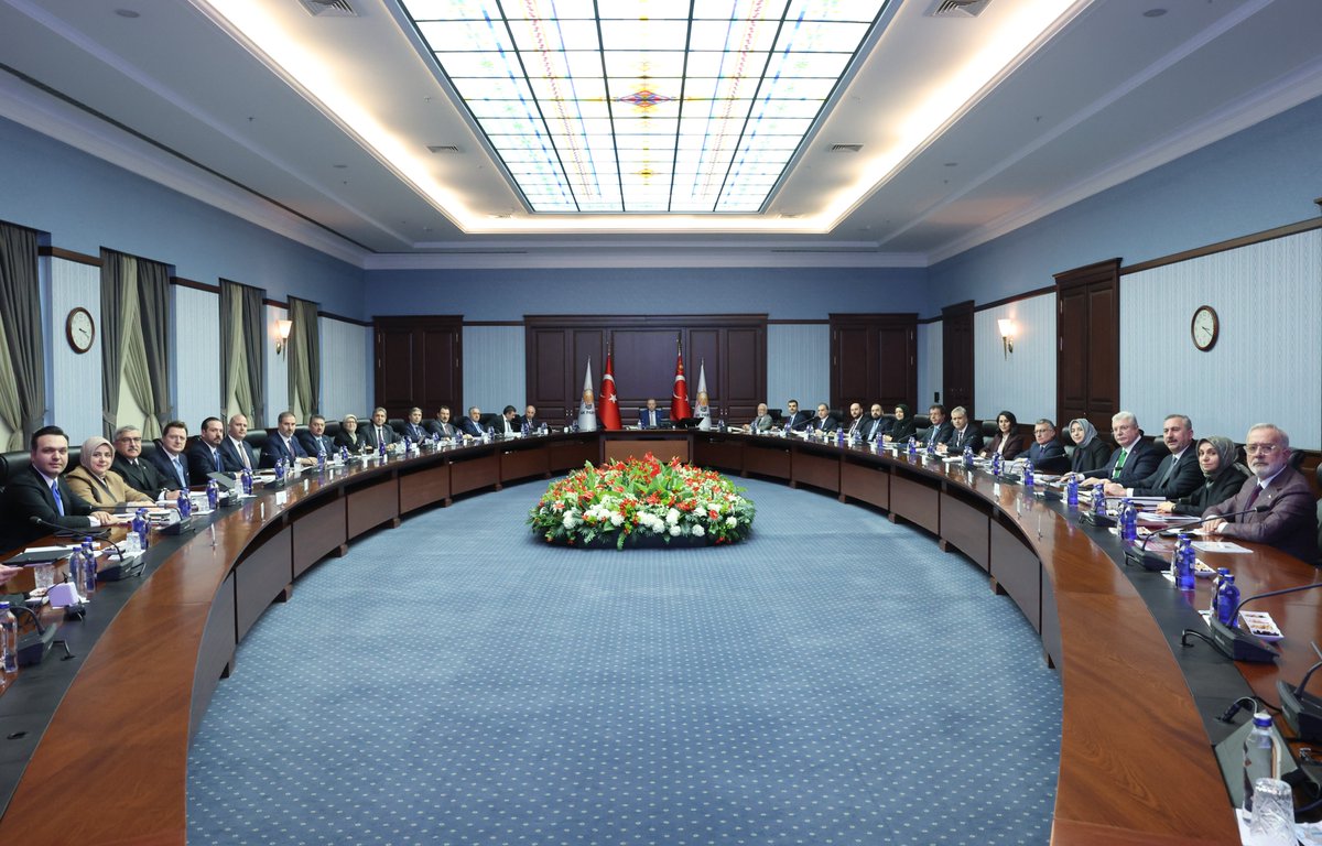 Genel Başkanımız ve Cumhurbaşkanımız Sayın Recep Tayyip Erdoğan, MYK toplantımıza başkanlık etti.