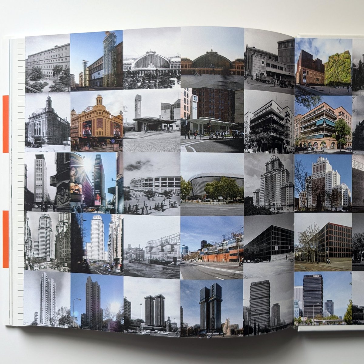 Hemos diseñado un libro de arquitectura que es también un escalímetro de 25cm. Trata sobre la evolución de 25 edificios de más de 25 años, con textos de los maestros Tuñón, Campo Baeza, Vicens o Rubio Carvajal, entre otros. Editan: Sindéresis, Dykinson y UFV.