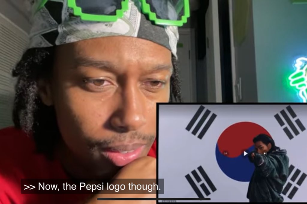 chaewonb4e's tweet image. im crying 🤣