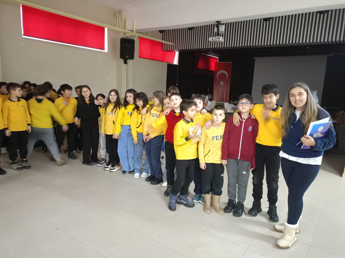 Kurum idarecilerimiz tarafından devam etmekte olan Halk Oyunları kurslarımız ziyaret edildi.