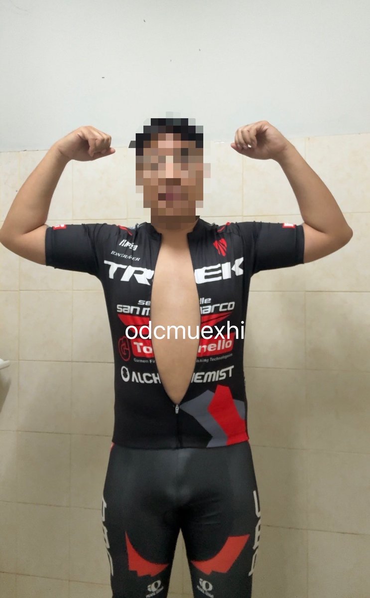 อยากโดนจับมัดเชือกคาชุดปั่นจักรยาน
ลงออยล์แล้วอัดป๊อบเอ้าดอว่าวหมู่🤤💦
#เอ้าดอเชียงใหม่ #ชุดปั่นจักรยาน