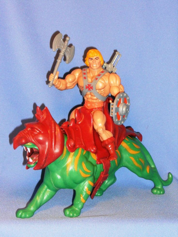El diseñador de Mattel que pensó en 1982 que sería una buena idea poner a un rubio musculado semidesnudo a lomos de un tigre verde gigante con armadura solo puede ser descrito como un verdadero GENIO.