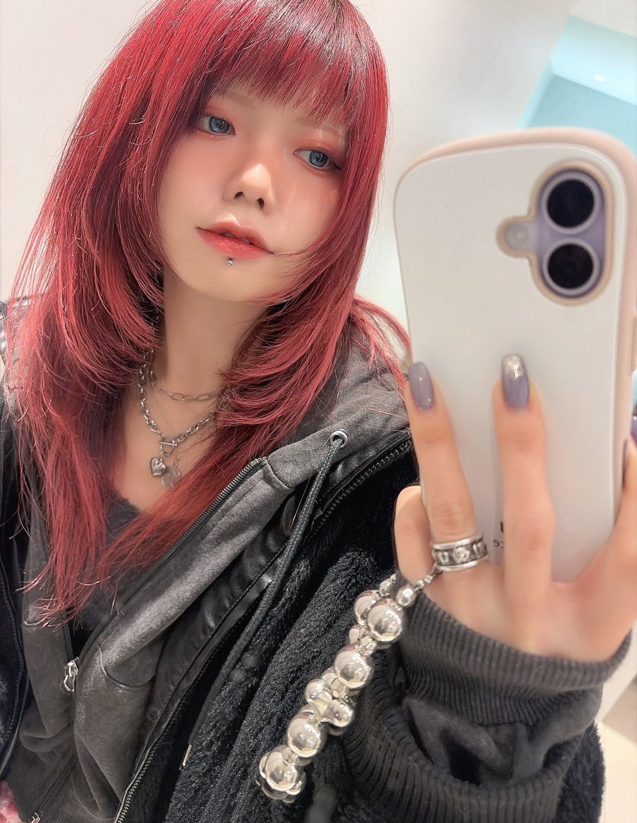 riku_vocal's tweet photo. ラブレット開けてもらいました🫧

初ニードルだったんだけど
刺した時ぷちぷちいってたよ(ひえー)

痛みに強い女でよかった💪🏻 https://t.co/Km9l8Yu25n