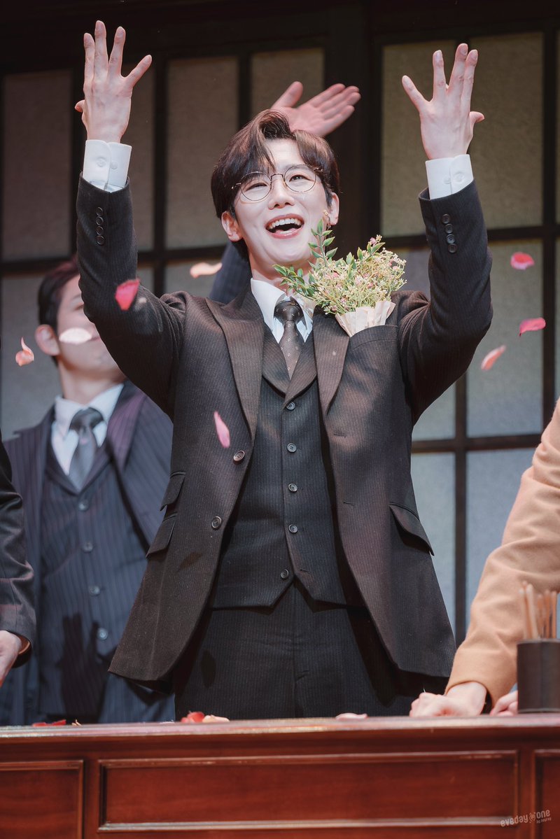 HeyreyP's tweet image. 251230 팬레터 커튼콜
김해진 #김경수 #배우김경수