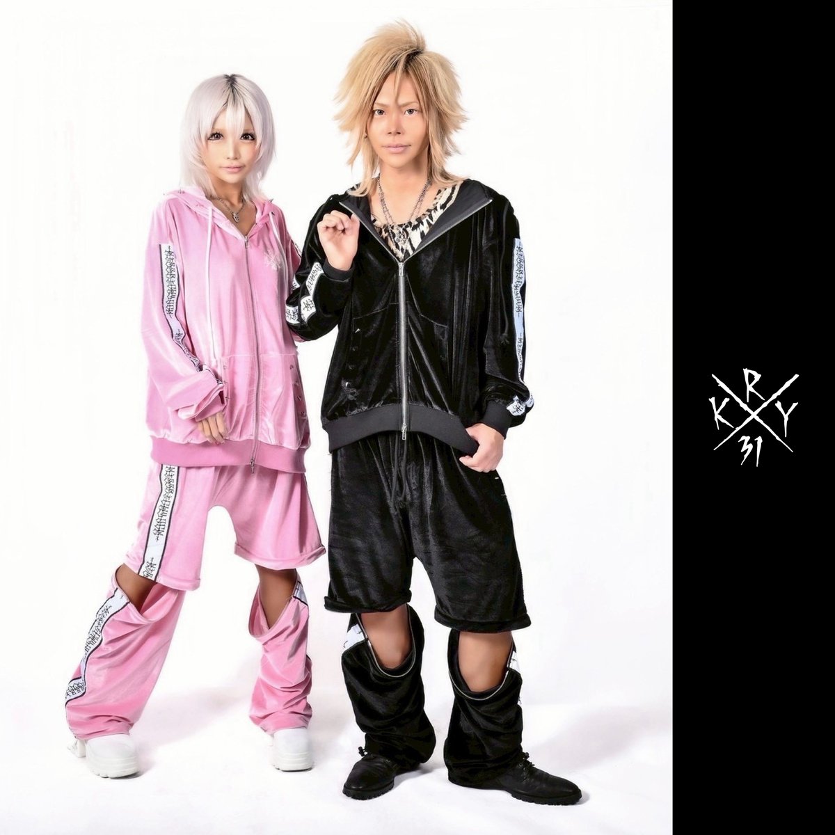 希少⭐︎新品未使用　レイダース　ベロアジャージセットアップ adidas】Originals 'adicolor 70s' ベロア トラックスーツ ♪ (adidas