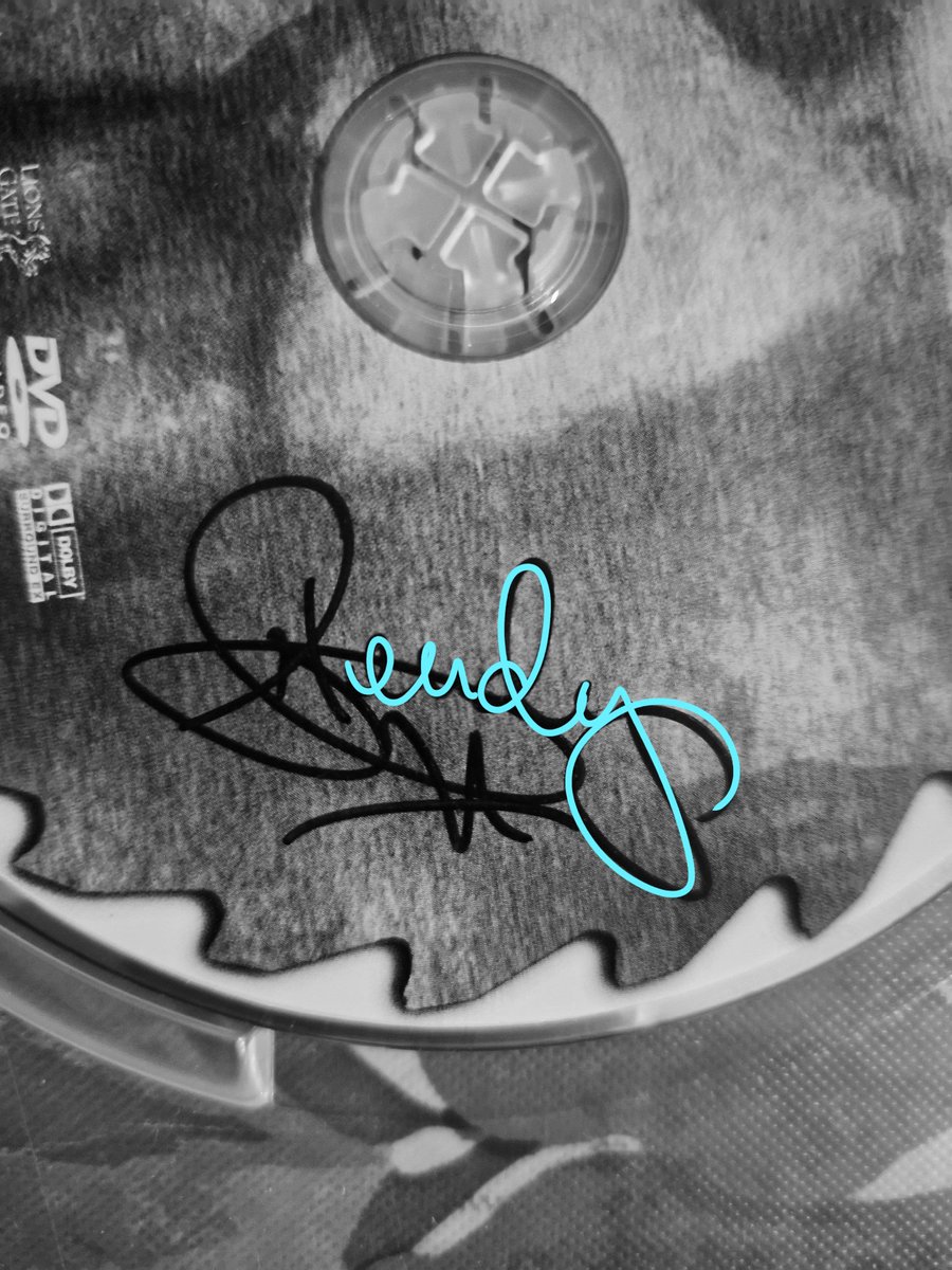 Thea「GRADUATED」 🦋🔮 tweet media