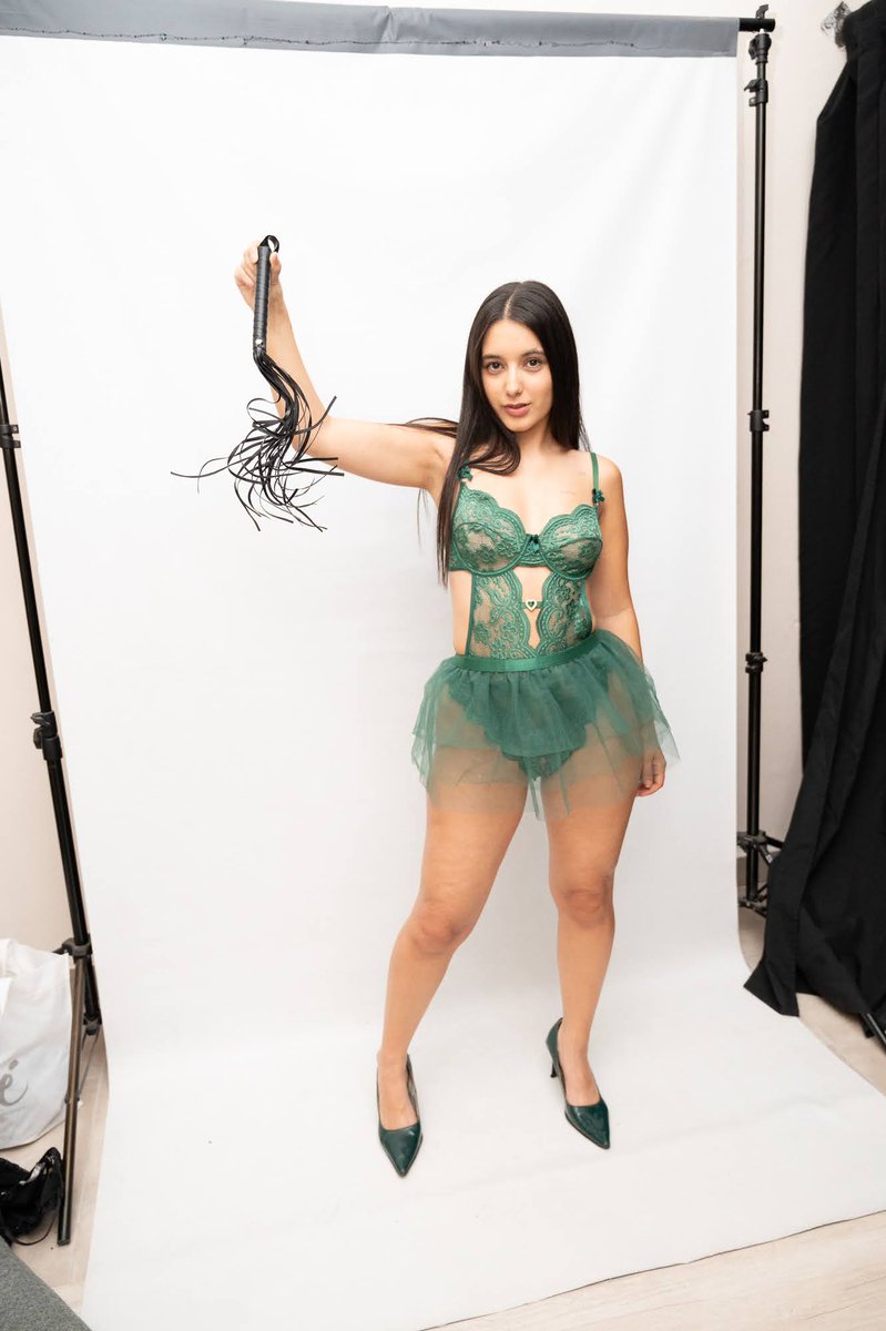sweetdommecata tweet picture