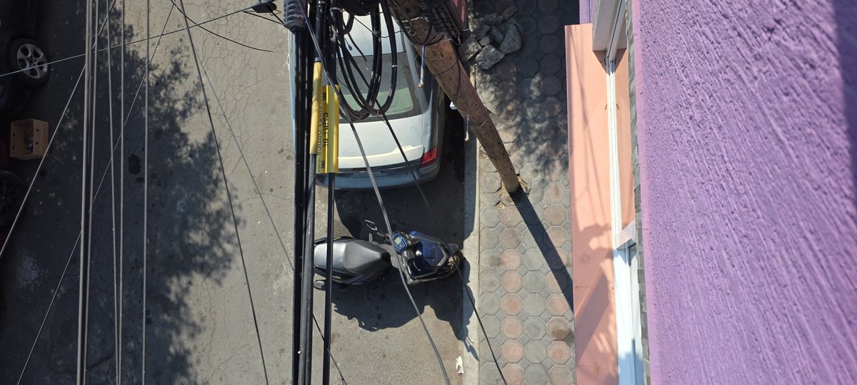margaritahm34's tweet photo. @TransitoNeza Hay un carro abandonado afuera de mi casa desde hace meses donde se suben a drogar y personas viven ahi! Quien puede axuliarme ya que en la noche es peligroso Poniente 28 y Álamos en La Perla! Manden una patrulla y con gusto los atiendo https://t.co/fZmnVHfJF9
