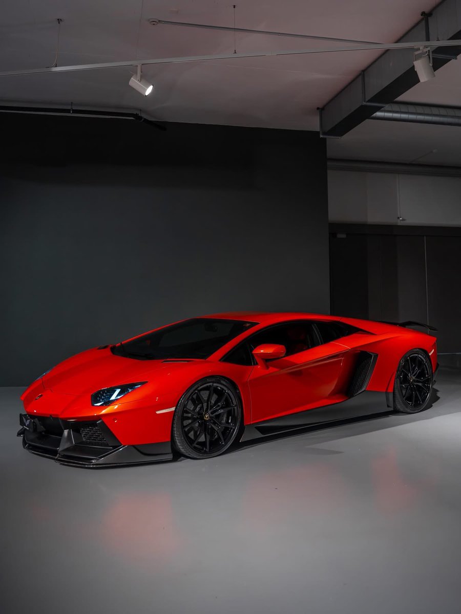 CarCultureCC's tweet image. Lamborghini Aventador 🛡️