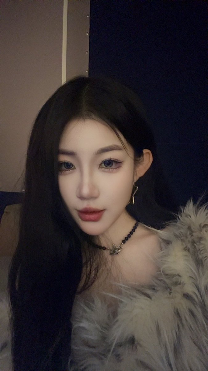 ZhangYGOD tweet media