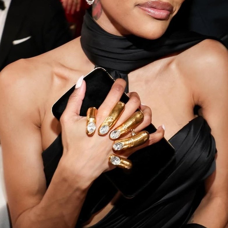 La Mode Unknown tweet media