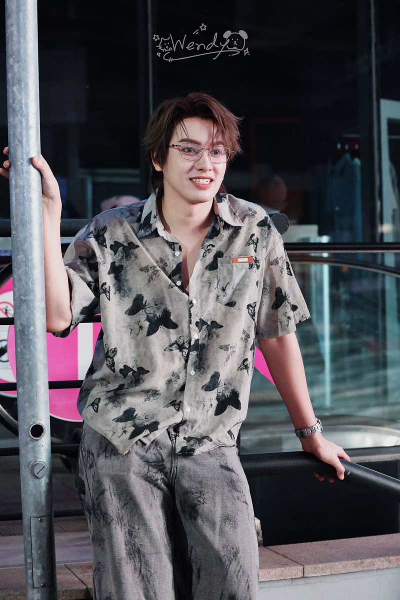 wendyleeeeeeee's tweet photo. 🐶✨

ใส่แว่นแล้วหล่อมากกก 🥹
💌

#smartcsnp 
#smartchisanupong 
#csnp_21 https://t.co/rFHyjAhoMt