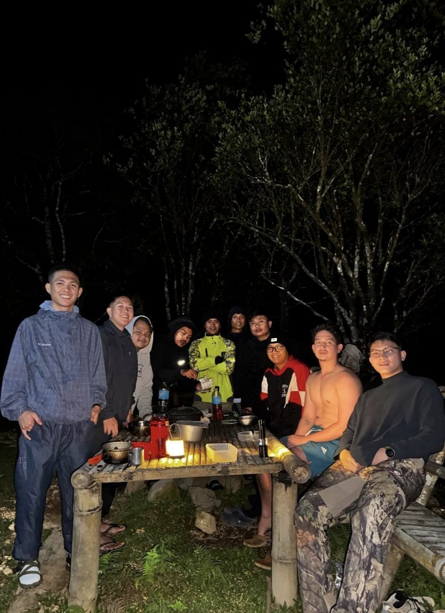 nian_guy's tweet photo. Hike? https://t.co/q7RrwyAMwP