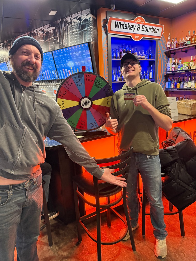 🎰🎰🎰6 Rounds of Bingo, FREE to Play!🎰 🎰 🎰 
Starts at 7pm
Last weeks non-jackpot winner below👇 
🚨 🚨 🚨 🤑This Week's Jackpot: $400🚨 🚨 🚨 
Want an extra Bingo Card?
🎰Buy $15 in food, a 3 pack of crowlers or a growler fill and get 1 extra bingo card to play with
#Bingo