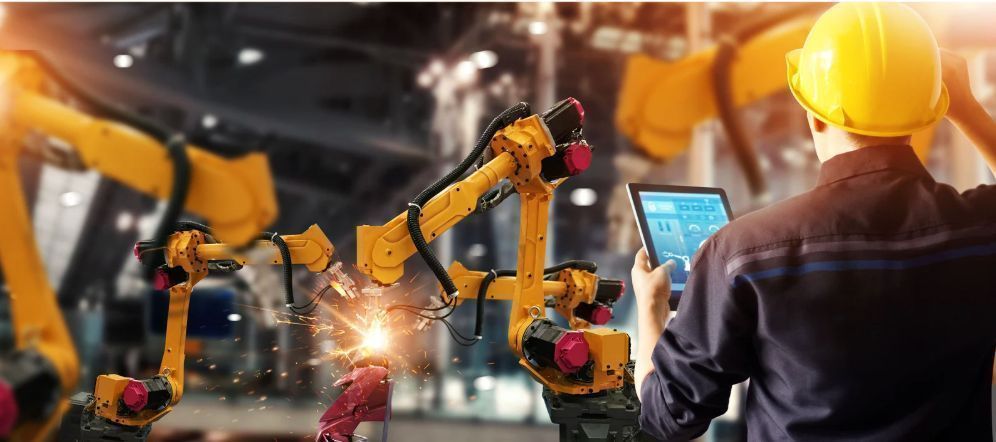 IIoT_World's tweet photo. Why do so many Industry 4.0 pilots never scale?
Tight budgets, scarce people, data silos, and OT-IT alignment issues make scaling difficult.

Full breakdown: https://t.co/vP5stc8K6I 

#sponsored #highbyte_iiot #DataContextualization #EdgeProcessing https://t.co/bbg8HYVvy2