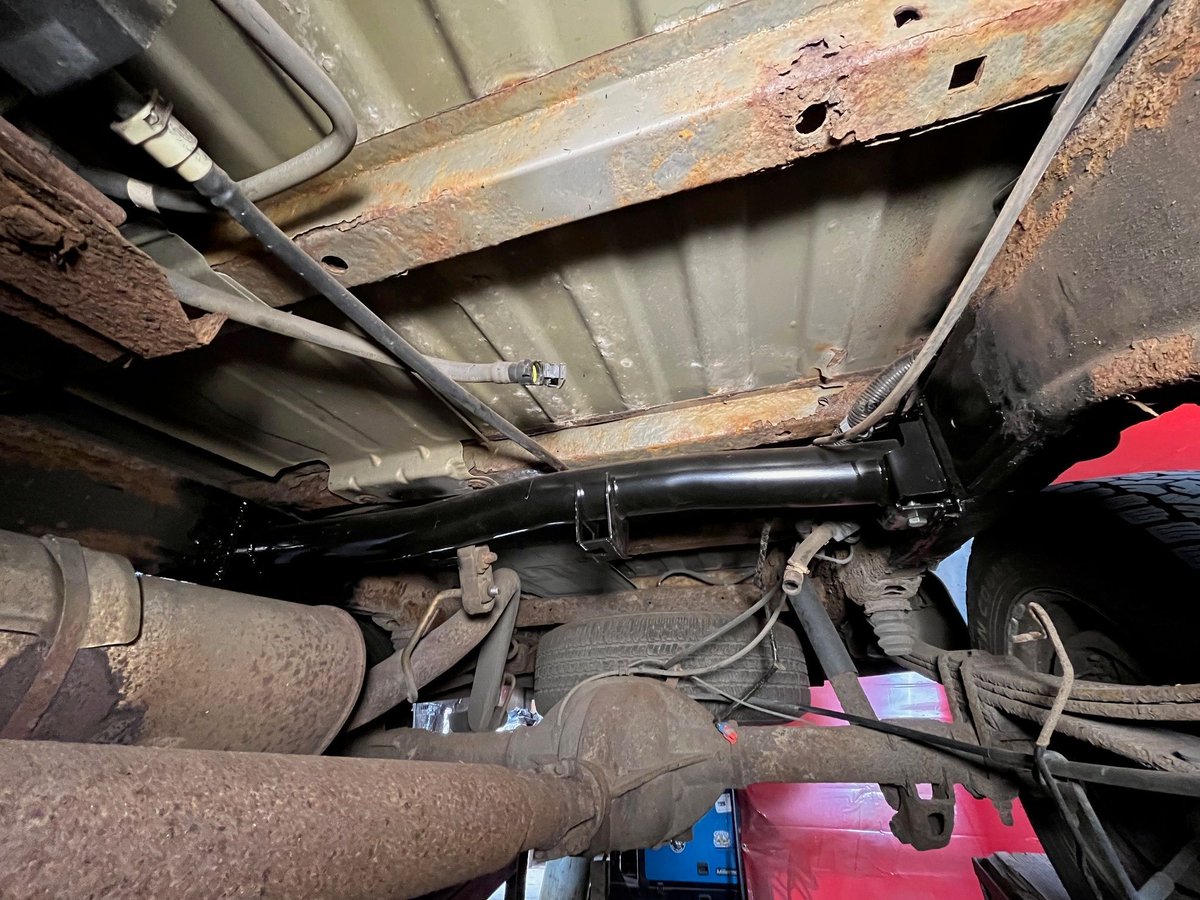MMCertifiedWeld's tweet photo. This Chevy 1500 came in with a rusted-out crossmember. We replaced it and got the fuel tank and passenger-side shock properly supported again 🔧💪
.
.
.
#MMCertifiedWelding #Chevy1500 #TruckRepair #WeldingLife #Fabrication https://t.co/7CCNBISjnM