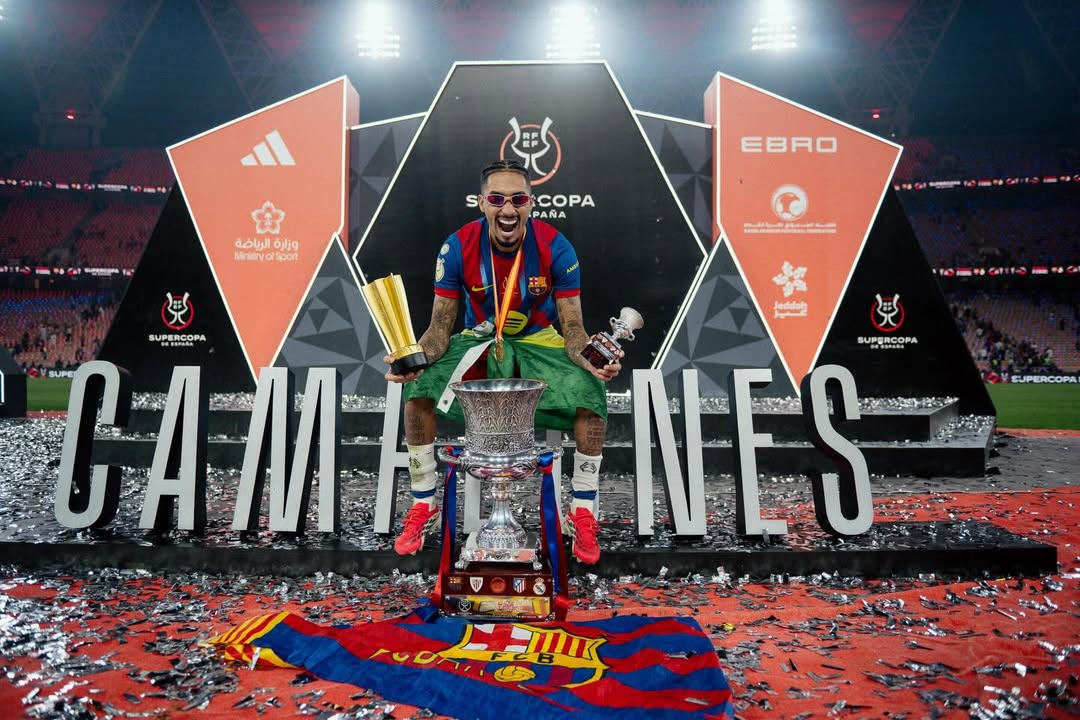 Forca_Fcb's tweet photo. رافينيا:

اثنين سعيد للجميع 🏆 https://t.co/Yi9QwzUxzf
