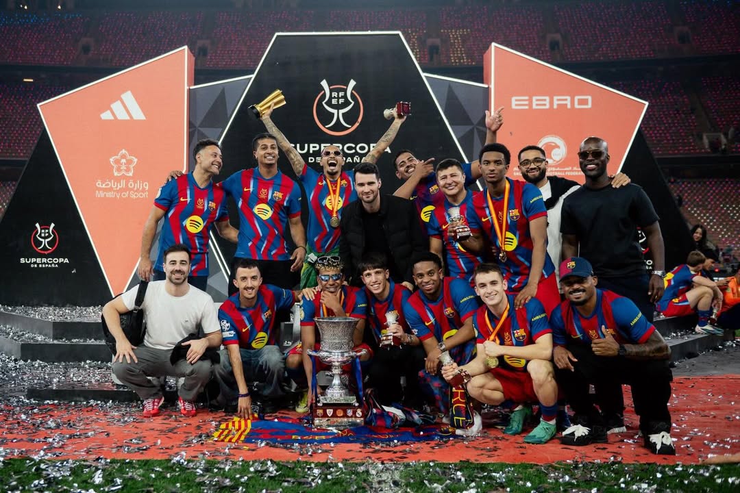 Forca_Fcb's tweet photo. رافينيا:

اثنين سعيد للجميع 🏆 https://t.co/Yi9QwzUxzf