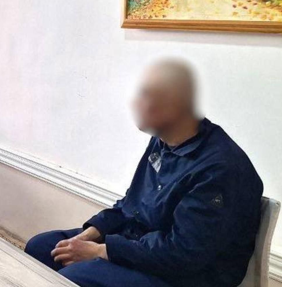 Din alimi Alisher Turnusov’u, İslam düşmanı bir yönetime sahip Özbekistan’a hukuksuz bir şekilde iade eden, Göç İdaresi Başkanı Hüseyin Kök.

Kendisi, Bülent Arınç’ın eski danışmanı.

Konu, Cuma günü Sn Erdoğan’a iletilmiş.

Dışişleri Bakanlığımızın Alisher Turnusov’u işkenceden