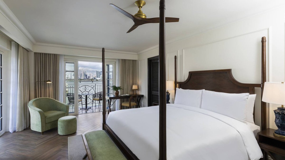 Blue_Parallel's tweet image. Sofitel Casco Viejo sits at the edge of #PanamaCity’s historic quarter, overlooking the Pacific while facing UNESCO-listed streets. It’s a rare case where a global luxury brand integrates into a preserved colonial neighborhood without overpowering it. zurl.co/9Y48D