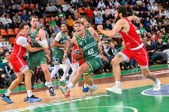 MatthieuMarot7's tweet photo. 🏀✍️ Limoges CSP : le @cercle_socios passe à l’action.

🗯️ Nicolas Friconnet : « Notre première volonté, c’est d’être la voix de tous les supporters. »

🗯️ Thomas Jacquemier : « Il y a chez eux une vraie volonté de coconstruction. »

https://t.co/lUfCXj58ry https://t.co/ZXU9UDnsQj