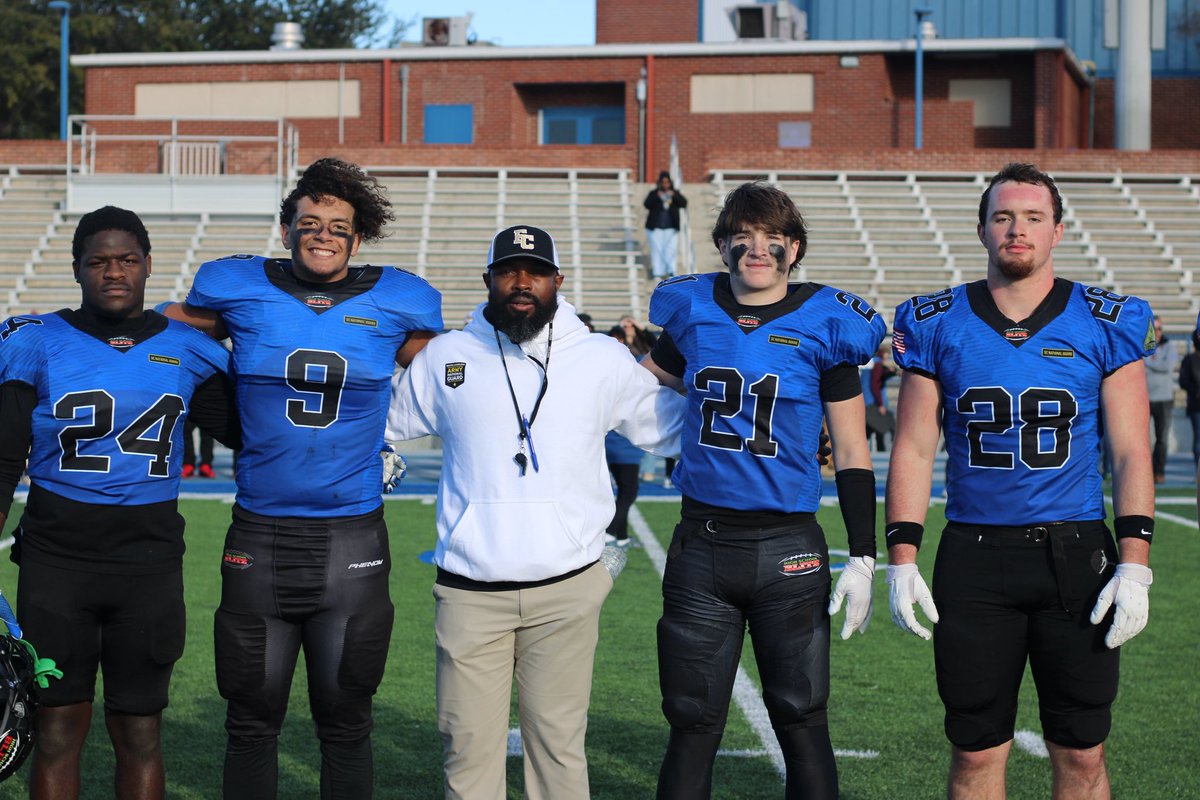 DaxAllen_02's tweet photo. Had a great time playing football this weekend! Thank you @HighSchoolBlitz and all the coaches for everything yall did for us! WEST TEAM ON TOP! https://t.co/O3z2Jb5Sxd